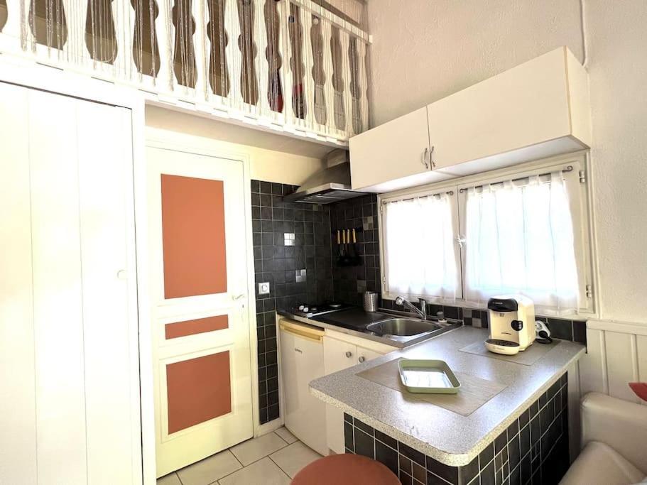Le Jardin De Mae Apartment Бук-Бел-Ер Екстериор снимка