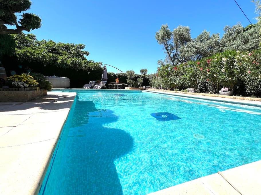 Le Jardin De Mae Apartment Бук-Бел-Ер Екстериор снимка