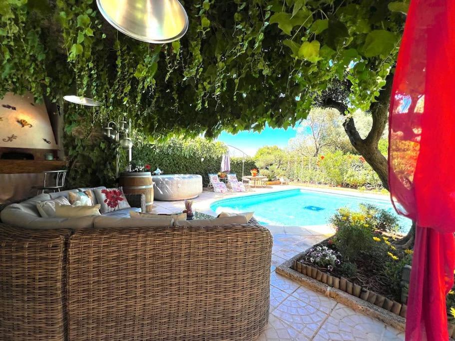 Le Jardin De Mae Apartment Бук-Бел-Ер Екстериор снимка