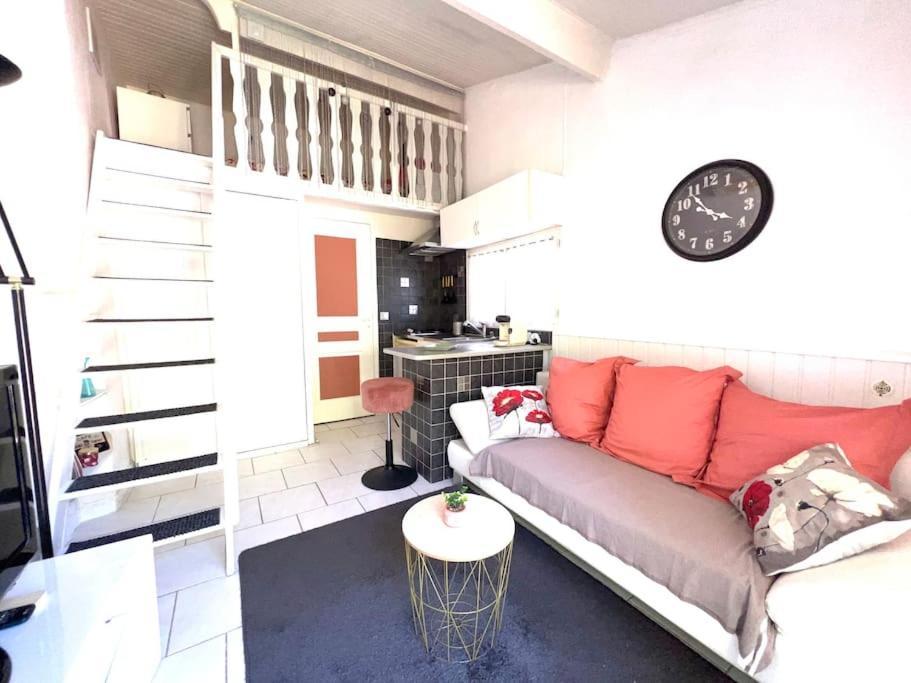 Le Jardin De Mae Apartment Бук-Бел-Ер Екстериор снимка