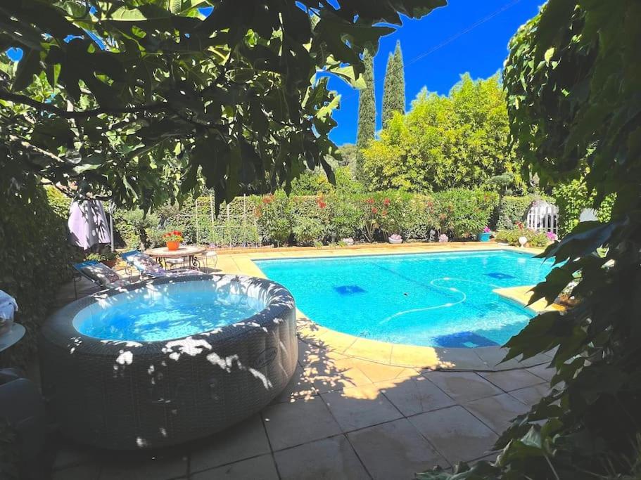 Le Jardin De Mae Apartment Бук-Бел-Ер Екстериор снимка