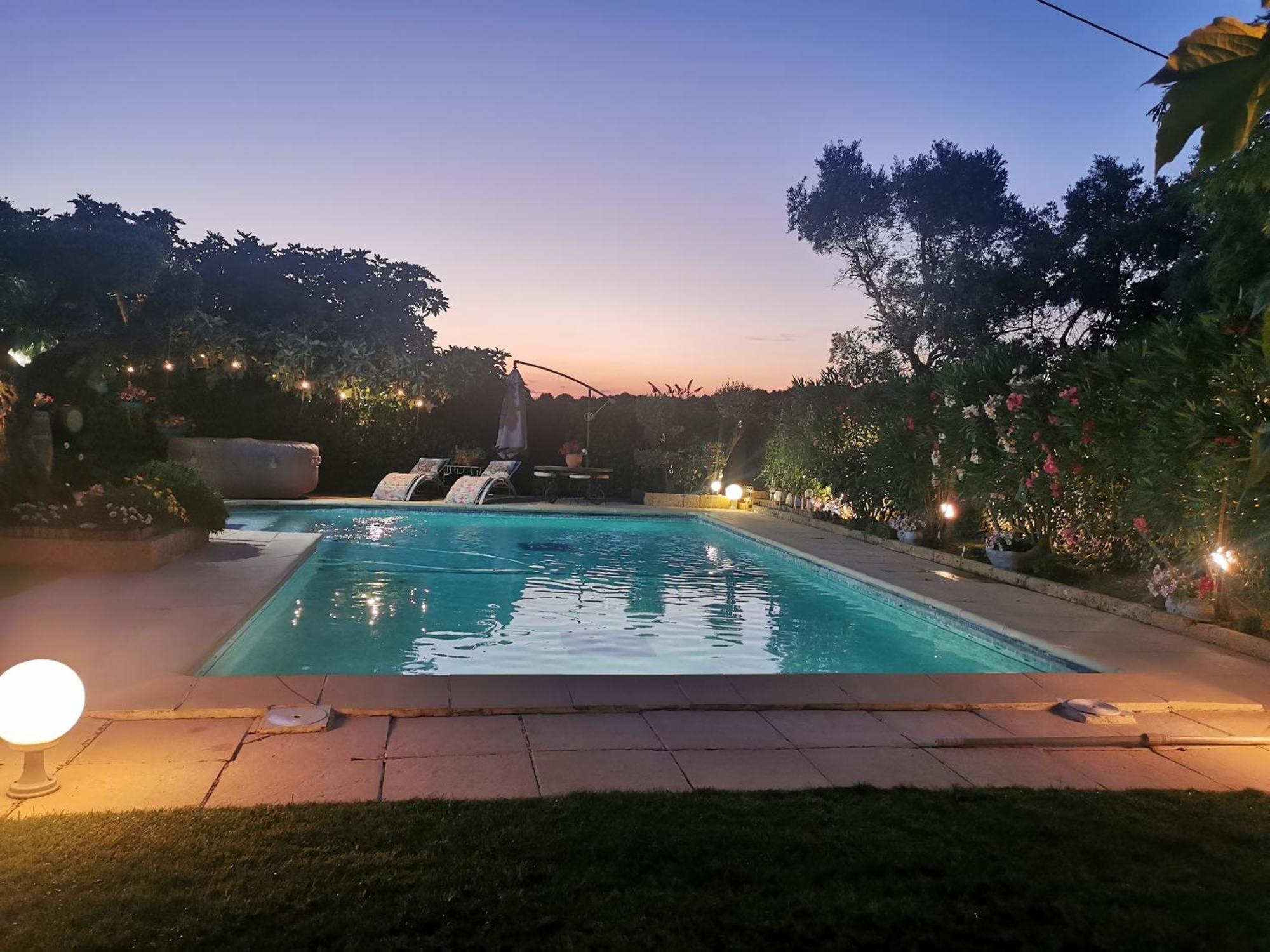 Le Jardin De Mae Apartment Бук-Бел-Ер Екстериор снимка